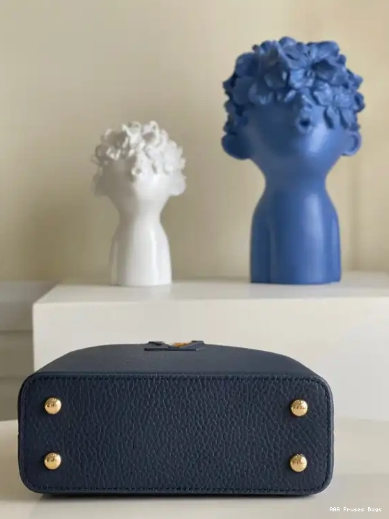 AAA Replica Ru LOUIS MINI CAPUCINES VUITTON 0516